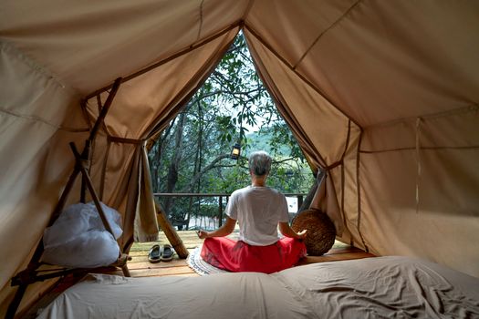 Top Glamping Wellness Retreats: Ultimate Nature Relaxation Destinations